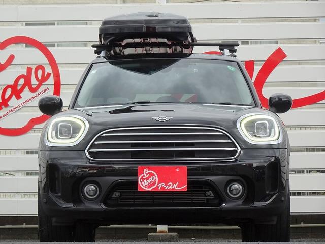 ＭＩＮＩ クーパーＤ　クロスオーバー　前席シートヒーター　前席パワーシート　１８インチアルミ　ヘッドアップディスプレイ　革シート　マルチディスプレイメーター　パワーバックドア　バックカメラ　インテリジェントセイフティ　クルーズコントロール（5枚目）