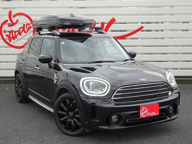 ＭＩＮＩ クーパーＤ　クロスオーバー　前席シートヒーター　前席パワーシート　１８インチアルミ　ヘッドアップディスプレイ　革シート　マルチディスプレイメーター　パワーバックドア　バックカメラ　インテリジェントセイフティ　クルーズコントロール（7枚目）