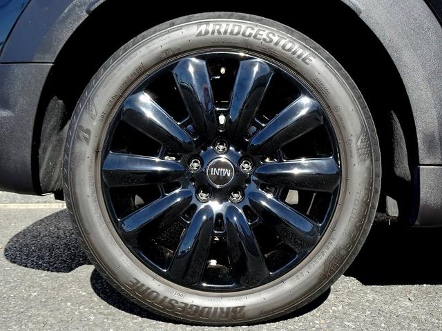 ＭＩＮＩ クーパーＤ　クロスオーバー　前席シートヒーター　前席パワーシート　１８インチアルミ　ヘッドアップディスプレイ　革シート　マルチディスプレイメーター　パワーバックドア　バックカメラ　インテリジェントセイフティ　クルーズコントロール（21枚目）