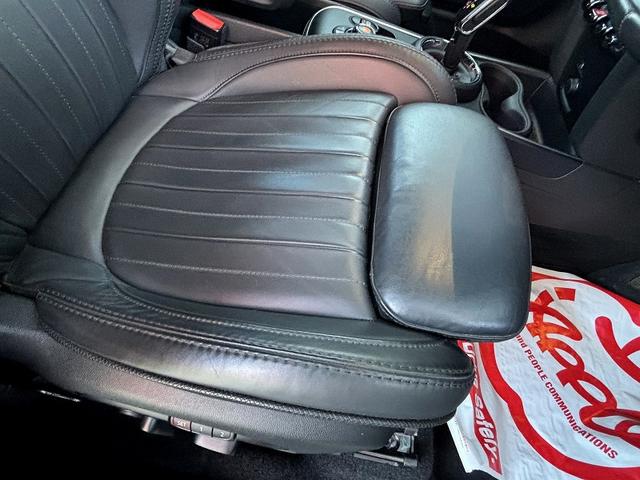 ＭＩＮＩ クーパーＤ　クロスオーバー　前席シートヒーター　前席パワーシート　１８インチアルミ　ヘッドアップディスプレイ　革シート　マルチディスプレイメーター　パワーバックドア　バックカメラ　インテリジェントセイフティ　クルーズコントロール（35枚目）