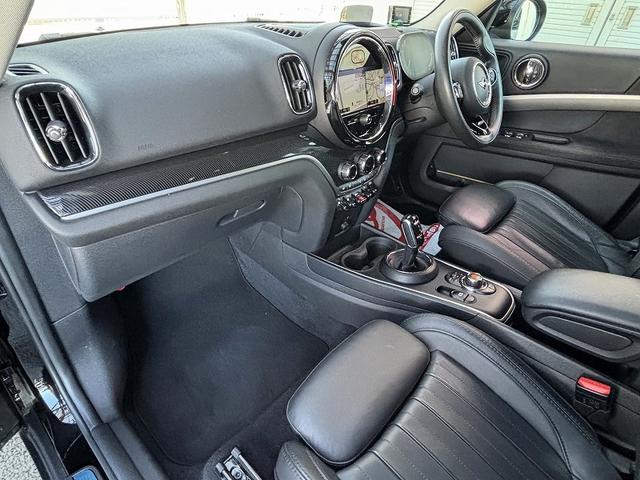 ＭＩＮＩ クーパーＤ　クロスオーバー　前席シートヒーター　前席パワーシート　１８インチアルミ　ヘッドアップディスプレイ　革シート　マルチディスプレイメーター　パワーバックドア　バックカメラ　インテリジェントセイフティ　クルーズコントロール（38枚目）