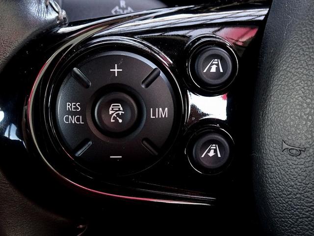 ＭＩＮＩ クーパーＤ　クロスオーバー　前席シートヒーター　前席パワーシート　１８インチアルミ　ヘッドアップディスプレイ　革シート　マルチディスプレイメーター　パワーバックドア　バックカメラ　インテリジェントセイフティ　クルーズコントロール（47枚目）