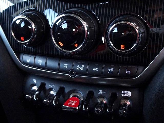 ＭＩＮＩ クーパーＤ　クロスオーバー　前席シートヒーター　前席パワーシート　１８インチアルミ　ヘッドアップディスプレイ　革シート　マルチディスプレイメーター　パワーバックドア　バックカメラ　インテリジェントセイフティ　クルーズコントロール（57枚目）