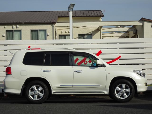 ランドクルーザー ＡＸ　Ｇセレクション　純正エアロ　純正ナビゲーション　フルセクテレビ　シルクブレイズ１本出しマフラー　ＬＥＤテールレンズ　レーダークルーズコントローラー　全席シートヒーター　ビルトインＥＴＣ　キャンピング登録（5枚目）