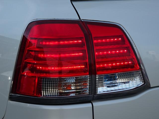 ランドクルーザー ＡＸ　Ｇセレクション　純正エアロ　純正ナビゲーション　フルセクテレビ　シルクブレイズ１本出しマフラー　ＬＥＤテールレンズ　レーダークルーズコントローラー　全席シートヒーター　ビルトインＥＴＣ　キャンピング登録（17枚目）