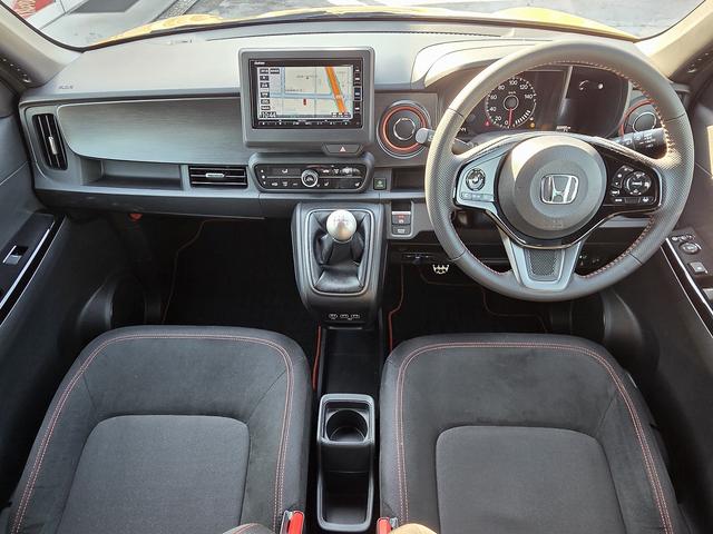 Ｎ－ＯＮＥ ＲＳ　６速マニュアル　ホンダセンシング　純正ナビＴＶ　バックカメラ　Ｂｌｕｅｔｏｏｔｈ　純正アルミシフトノブ　純正アルミペダル　ドラレコ　ＥＴＣ　スペアキー　プッシュスタート　クルコン（3枚目）