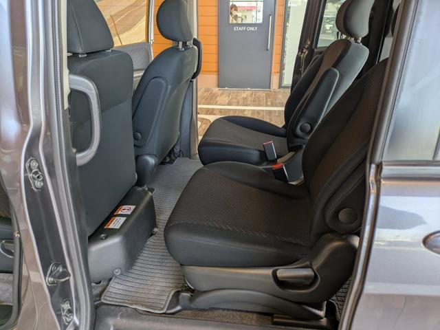 フリードハイブリッド ハイブリッド 1年間走行無制限保証 助手席リフトアップシート仕様 片側電動スライドドア純正NAVI ワンセグ バックカメラ ディスチャージヘッドライトワンオーナー 禁煙車(24枚目)