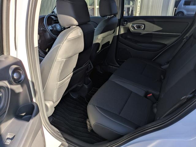 ヴェゼル ｅ：ＨＥＶＺ　２年間走行無制限保証　ホンダセンシングドラレコ前後　フルセグＴＶ　ＬＥＤヘッドライト純正ＮＡＶＩ　ＥＴＣ２．０　バックカメラ　１０スピーカー　　　ワンオーナー　禁煙車（19枚目）