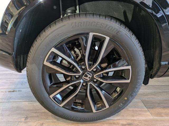 ヴェゼル ｅ：ＨＥＶＺ　２年間走行無制限保証　ホンダセンシングドラレコ前後　フルセグＴＶ　ＬＥＤヘッドライト純正ＮＡＶＩ　ＥＴＣ２．０　バックカメラ　１０スピーカー　　　ワンオーナー　禁煙車（24枚目）