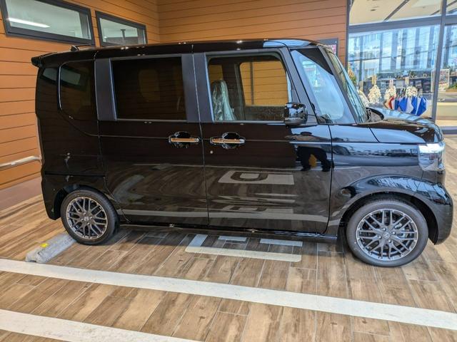 Ｎ－ＢＯＸカスタム ターボ　２年間走行無制限保証　未使用車　ホンダセンシングＬＥＤヘッドライト　バックカメラ　フルエアロ　　両側電動スライドドア　シートヒーターワンオーナー　禁煙車（5枚目）