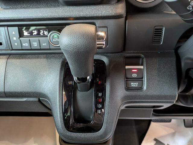 Ｎ－ＢＯＸカスタム ターボ　２年間走行無制限保証　未使用車　ホンダセンシング　ＬＥＤヘッドライト　ＬＥＤフォグ　マルチビューカメラ　バックカメラ　両側電動スライドドアワンオーナー　禁煙車（12枚目）