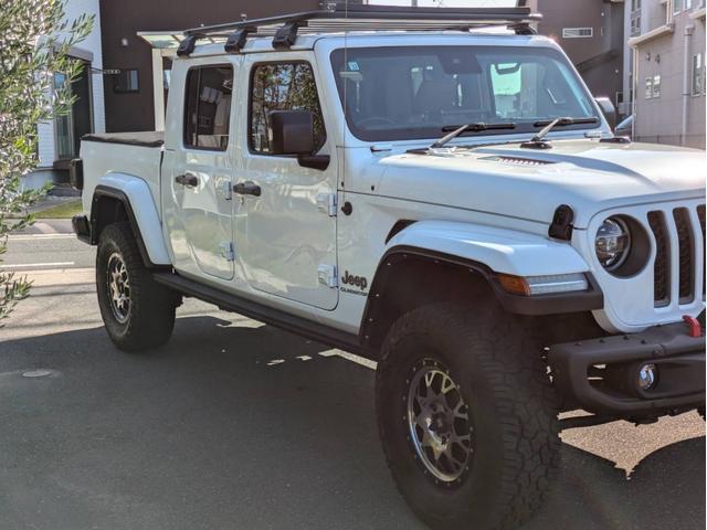 ジープ・グラディエーター ルビコン エクストリームJアルミホイール FOXショックリフトアップ LEDヘッドライト ルーフラック ブラウンレザーシート シートヒーター フロント・バックカメラ ヒッチメンバー(6枚目)