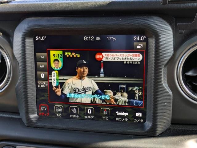 ジープ・グラディエーター ルビコン エクストリームJアルミホイール FOXショックリフトアップ LEDヘッドライト ルーフラック ブラウンレザーシート シートヒーター フロント・バックカメラ ヒッチメンバー(12枚目)