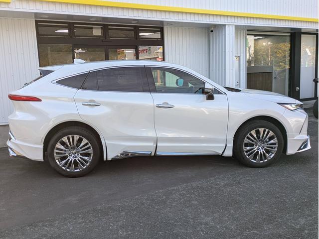 ハリアー Ｚ　レザーパッケージ　モデリスタエアロ　ＪＢＬサウンドナビ　３６０°カメラ　純正ナビ　地デジＴＶ　革シート　エアシート　デジタルインナーミラー　パワーバックドア　トヨタセーフティセンス　ＢＳＭ　ＨＵＤ（4枚目）