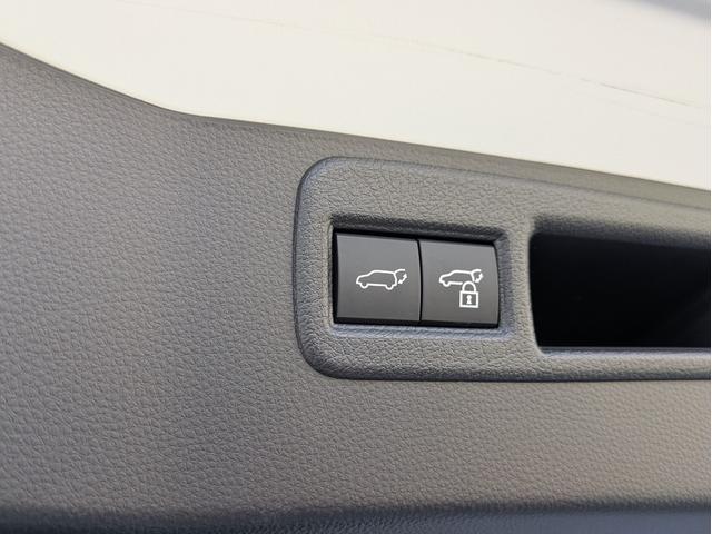 ハリアー Ｚ　レザーパッケージ　モデリスタエアロ　ＪＢＬサウンドナビ　３６０°カメラ　純正ナビ　地デジＴＶ　革シート　エアシート　デジタルインナーミラー　パワーバックドア　トヨタセーフティセンス　ＢＳＭ　ＨＵＤ（25枚目）