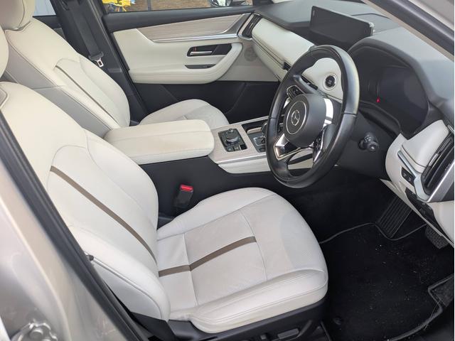 ＣＸ－６０ ２５Ｓ　エクスクルーシブモード　ホワイトレザーシート　エアシート　スマートキー　パワーバックドア　純正ナビ　地デジＴＶ　３６０°カメラ　ブルートゥース　ＥＴＣ　スマートブレーキサポート　レーンキープ（9枚目）