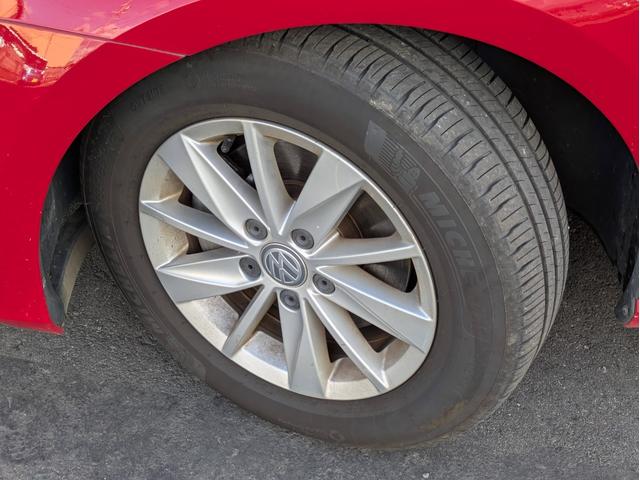 ゴルフ ４０ｔｈエディション　キーレス　純正ナビ　地デジＴＶ　バックカメラ　プリクラッシュセーフティ（10枚目）