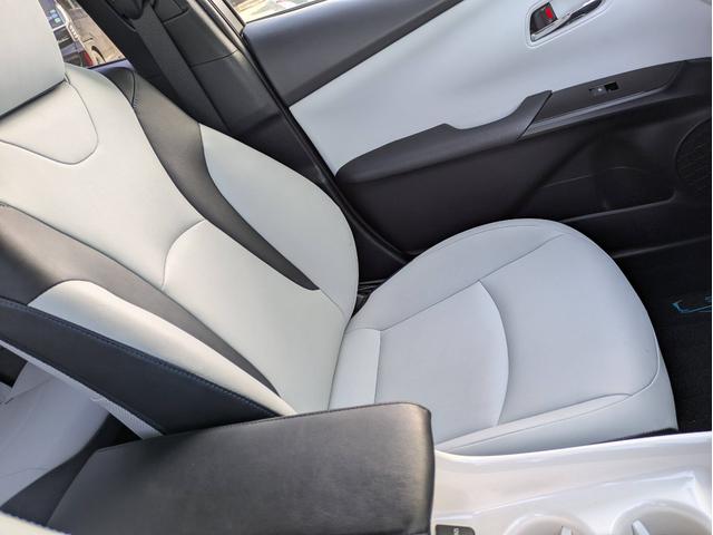 プリウス Aツーリングセレクション 白レザーシート シートヒーター LEDヘッドライト トヨタセーフティセンス スマートキー 純正ナビ 地デジTV バックカメラ HUD(18枚目)