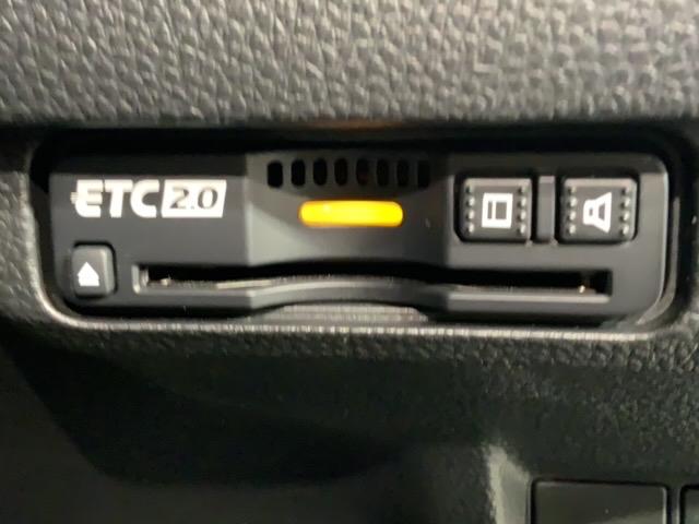 シビック ｅ：ＨＥＶ　ｅ：ＨＥＶ（５名）Ｈ　ＳＥＮＳＩＮＧ　最長５年保証　禁煙ワンオ－ナ－　純正ナビ　ＴＶ　Ｒカメラ　ＢＴオ－ディオ　ＥＴＣ　ＬＥＤライト　ＶＳＡ　シ－トヒ－タ－　純正アルミ（12枚目）