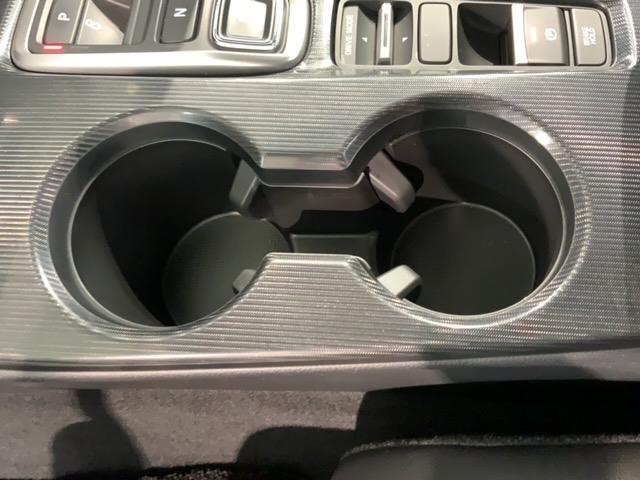 シビック ｅ：ＨＥＶ　ｅ：ＨＥＶ（５名）Ｈ　ＳＥＮＳＩＮＧ　最長５年保証　禁煙ワンオ－ナ－　純正ナビ　ＴＶ　Ｒカメラ　ＢＴオ－ディオ　ＥＴＣ　ＬＥＤライト　ＶＳＡ　シ－トヒ－タ－　純正アルミ（28枚目）