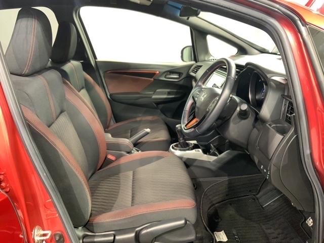 フィット RS ホンダセンシング 最長5年保証 禁煙ワンオ-ナ- 6速MT 純正ナビVXM-184Ci Rカメラ BTオ-ディオ 純正ドラレコ ETC LEDライト VSA 純正アルミ スマ-トキ-(17枚目)