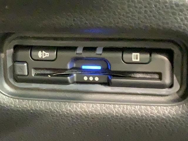 フリード エアー EX H SENSING 新車保証 禁煙試乗車 純正ナビLXM-242ZFNi TV Rカメラ BTオ-ディオ ETC LEDライト VSA 両側電動ドア 6人乗り シートヒーター クルコン 純正アルミ(12枚目)