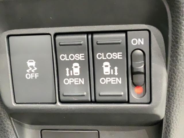 フリード エアー EX H SENSING 新車保証 禁煙試乗車 純正ナビLXM-242ZFNi TV Rカメラ BTオ-ディオ ETC LEDライト VSA 両側電動ドア 6人乗り シートヒーター クルコン 純正アルミ(13枚目)