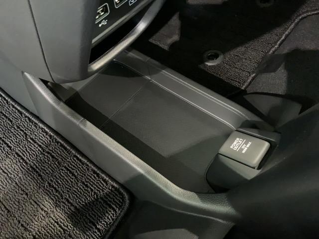 N-ONE RS H SENSING 新車保証 禁煙試乗車 純正ナビVXM-245ZFEi フルセグTV Rカメラ BTオ-ディオ シ-トヒ-タ- ETC LEDライト VSA スマ-トキ- サイドエアバック(30枚目)