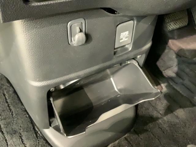 N-BOXカスタム G・Lホンダセンシング 最長5年保証 禁煙1オ-ナ- 純正ナビVXM-185VFI フルセグ Bluetooth Rカメラ ETC 両側電動 LEDライト サイドエアバック スマートキー(29枚目)