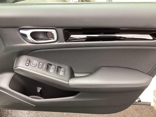 シビック LX 当社下取り ワンオーナー ホンダセンシング コネクトディスプレー リアカメラ フルセグ 減速セレクター シートヒーター 純正ETC2.0 VSA クルーズコントロール サイドエアバッグ 電子パーキング(26枚目)