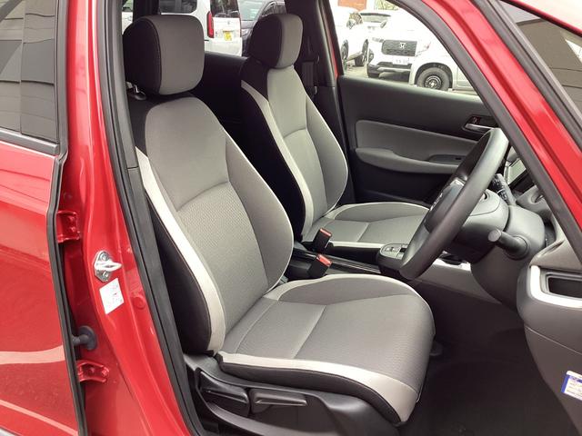 フィット ｅ：ＨＥＶクロスター　ホンダセンシング　純正ギャザズ８インチインターナビ　リアカメラ　フルセグ　クルーズコントロール　ＶＳＡ　純正音声ガイドＥＴＣ　パーキングセンサー　前後誤発進抑制機能　純正ドライブレコーダーＦ／Ｒ（5枚目）