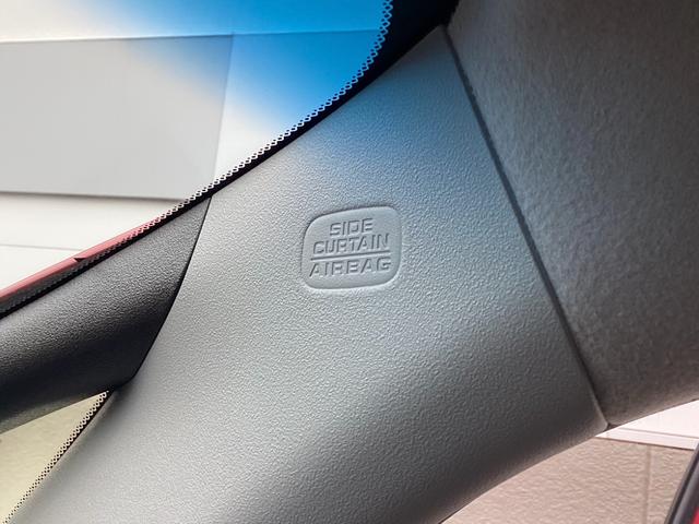 フィット ｅ：ＨＥＶクロスター　ホンダセンシング　純正ギャザズ８インチインターナビ　リアカメラ　フルセグ　クルーズコントロール　ＶＳＡ　純正音声ガイドＥＴＣ　パーキングセンサー　前後誤発進抑制機能　純正ドライブレコーダーＦ／Ｒ（16枚目）