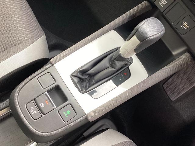 フィット ｅ：ＨＥＶクロスター　ホンダセンシング　純正ギャザズ８インチインターナビ　リアカメラ　フルセグ　クルーズコントロール　ＶＳＡ　純正音声ガイドＥＴＣ　パーキングセンサー　前後誤発進抑制機能　純正ドライブレコーダーＦ／Ｒ（18枚目）