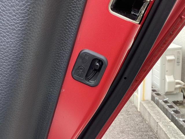 フィット ｅ：ＨＥＶクロスター　ホンダセンシング　純正ギャザズ８インチインターナビ　リアカメラ　フルセグ　クルーズコントロール　ＶＳＡ　純正音声ガイドＥＴＣ　パーキングセンサー　前後誤発進抑制機能　純正ドライブレコーダーＦ／Ｒ（45枚目）