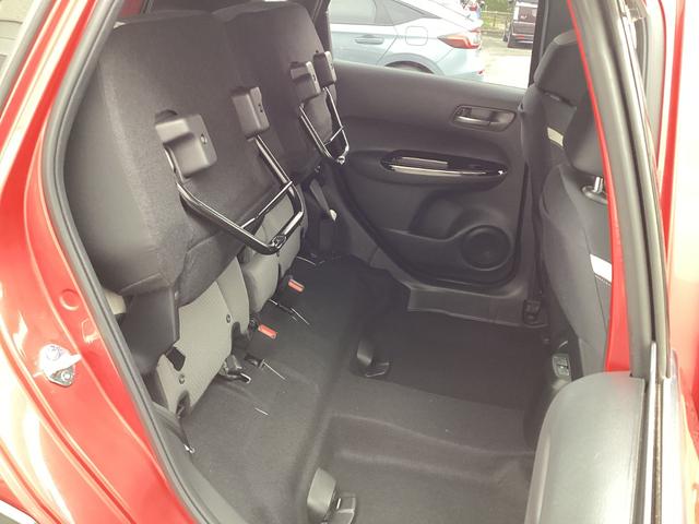 フィット ｅ：ＨＥＶクロスター　ホンダセンシング　純正ギャザズ８インチインターナビ　リアカメラ　フルセグ　クルーズコントロール　ＶＳＡ　純正音声ガイドＥＴＣ　パーキングセンサー　前後誤発進抑制機能　純正ドライブレコーダーＦ／Ｒ（49枚目）