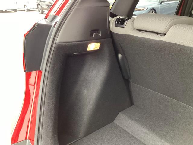 フィット ｅ：ＨＥＶクロスター　ホンダセンシング　純正ギャザズ８インチインターナビ　リアカメラ　フルセグ　クルーズコントロール　ＶＳＡ　純正音声ガイドＥＴＣ　パーキングセンサー　前後誤発進抑制機能　純正ドライブレコーダーＦ／Ｒ（55枚目）