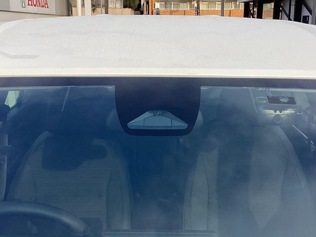 �z���_�Z���V���O���L��������p�̃t�����g���C�h�r���[�J�����ƑO��̃\�i�[�Z���T�[�ɂ���Ă���ɐi������Ԃł̌��m��A���]�Ԃ����m���Ĉ��S�^�]���T�|�[�g���܂���