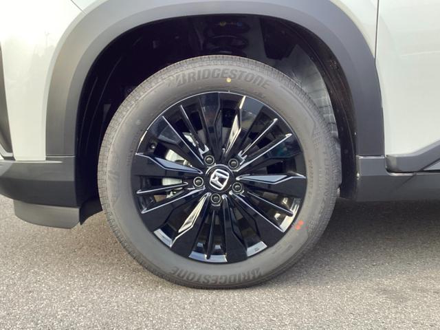 �u���b�N�ɍʂ�ꂽ�����P�V�C���`�A���~�z�C�[�����^�C���T�C�Y�͂Q�P�T�^�T�T�q�P�V�ł��B