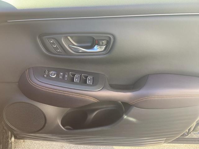 ZR-V e:HEVZ 当店元試乗車 ホンダセンシング コネクトディスプレー マルチビューカメラシステム フルセグ BSI パワーテールゲート レザーシート パワーシート シートヒーター ステアリングヒーター ワイヤレス充電(35枚目)