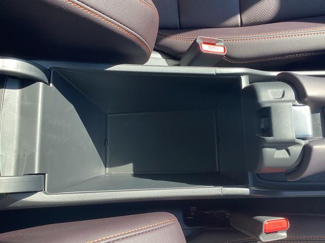 ZR-V e:HEVZ 当店元試乗車 ホンダセンシング コネクトディスプレー マルチビューカメラシステム フルセグ BSI パワーテールゲート レザーシート パワーシート シートヒーター ステアリングヒーター ワイヤレス充電(44枚目)