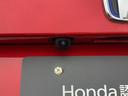 ｅ：ＨＥＶクロスター　ホンダセンシング　純正ギャザズ８インチインターナビ　リアカメラ　フルセグ　クルーズコントロール　ＶＳＡ　純正音声ガイドＥＴＣ　パーキングセンサー　前後誤発進抑制機能　純正ドライブレコーダーＦ／Ｒ（25枚目）