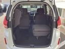 サードシートを片方収納した状態です。