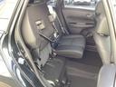 リアシートの座面はチップアップすることが出来、背の高い荷物を載せる時に大助かりです。