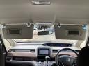 サンバイザーには、運転席、助手席ともにバニティミラーが付いてます。女性には嬉しい装備ですね♪