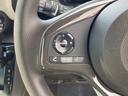 ステアリングの左側にはオーディオリモコンスイッチが付いています。運転中でもハンドルから手を離すことなくオーディオのソースやチャンネル、音量等が変えられますので、楽々安全安心です♪