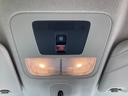 マップランプは左右独立して使用可能で、暗い車内でも手元を明るく照らしてくれます♪緊急通報ボタンもあります☆