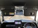 サンバイザーには、運転席、助手席ともにバニティミラーが付いてます。女性には嬉しい装備ですね♪