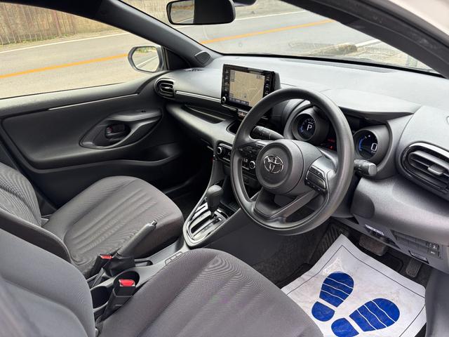 ヤリス Ｇ　１２か月走行距離無制限ＣＡＲＴＥＮＤＥＲ保証　ナビ　ＥＴＣ　スペアキー　バックカメラ　Ｂｌｕｅｔｏｏｔｈオーディオ　ＵＳＢ　オートライト　オートマチックハイビーム　プッシュスタート　スマートキー（35枚目）