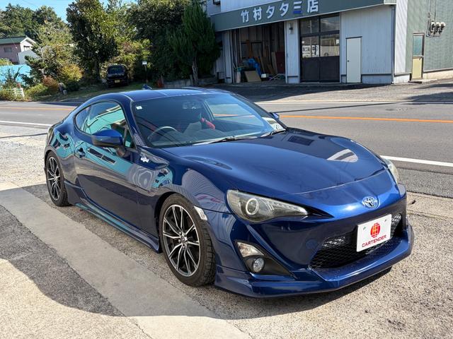 ８６ ＧＴ　６ＭＴ　ＨＫＳ車高調　テイン車高調　エアロ　キャンバー角調整　ナビ　地デジ　Ｂｌｕｅｔｏｏｔｈオーディオ　アルミホイール　６速マニュアル　スマートキー　プッシュスタート　フォグランプ　社外ヘッドライト（9枚目）
