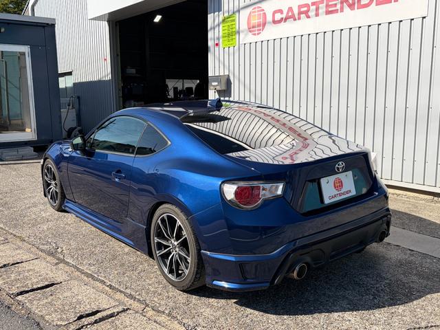 ８６ ＧＴ　６ＭＴ　ＨＫＳ車高調　テイン車高調　エアロ　キャンバー角調整　ナビ　地デジ　Ｂｌｕｅｔｏｏｔｈオーディオ　アルミホイール　６速マニュアル　スマートキー　プッシュスタート　フォグランプ　社外ヘッドライト（11枚目）